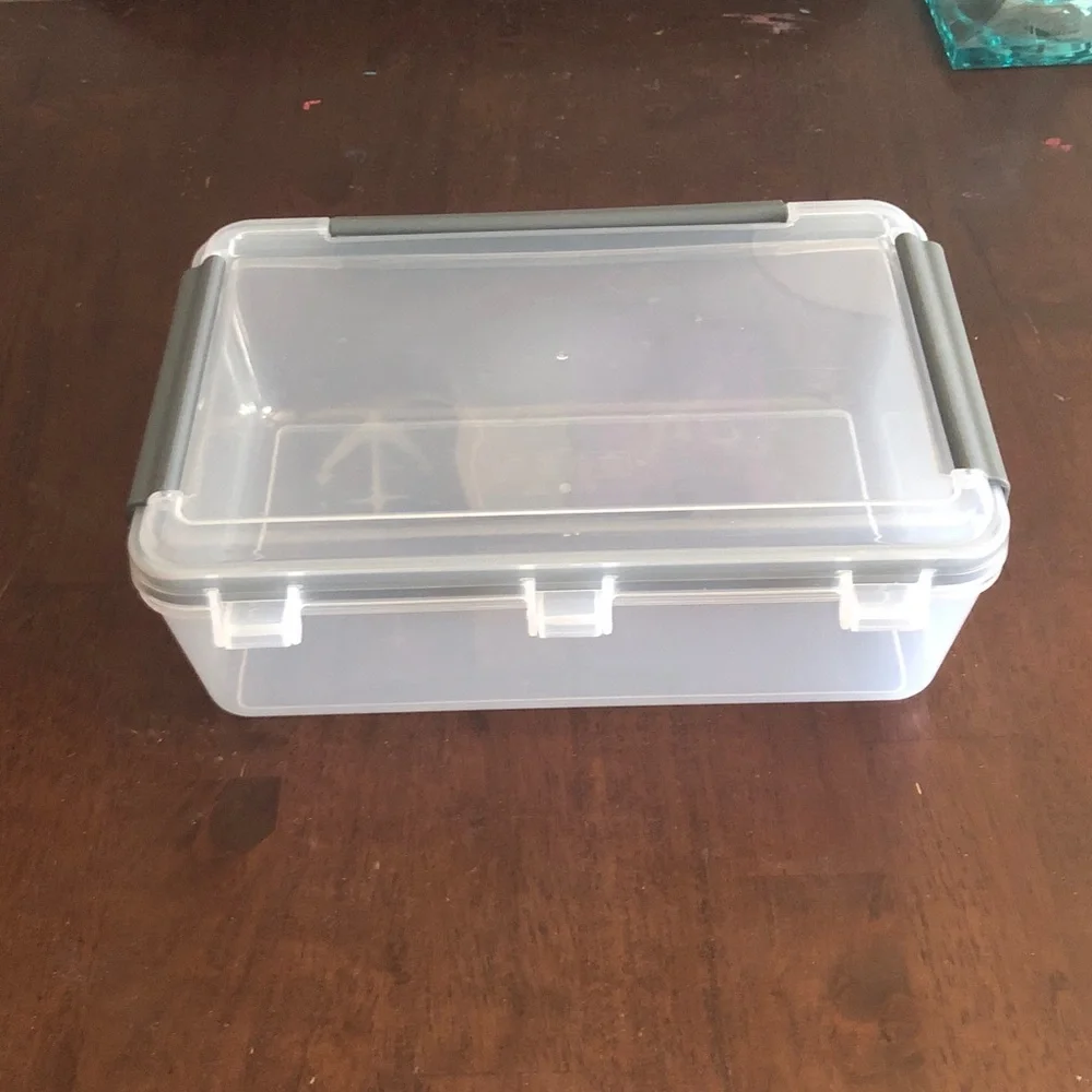 🤍 Snap Lock Plastic Food Storage Container